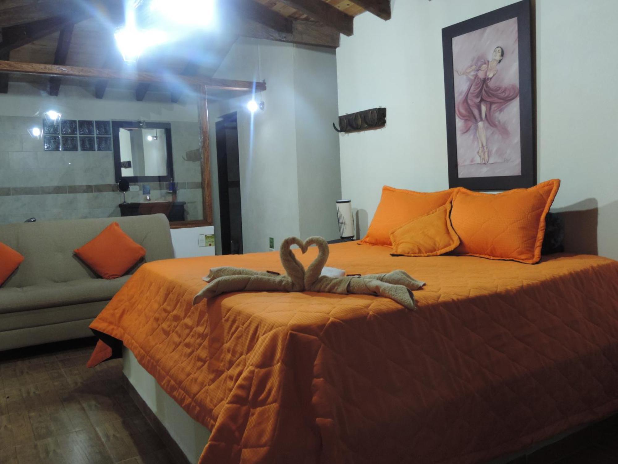 Гостевой дом Oak Tree House Гуатапе Экстерьер фото
